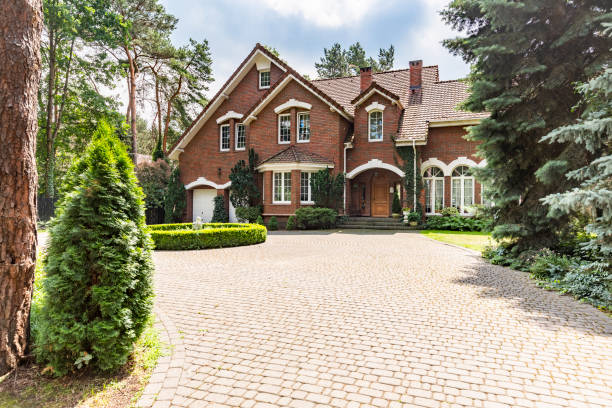 Best Professional Driveway Pavers  in Mccom, OH