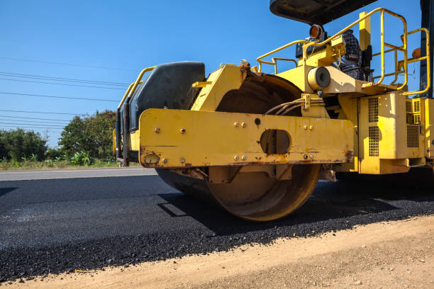 Best Driveway Paving Contractor  in Mccom, OH